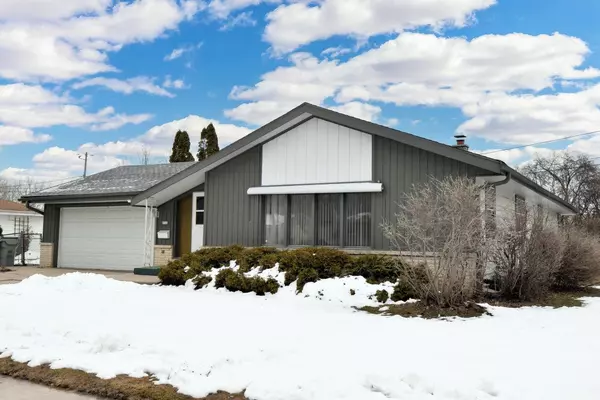 8712 W Helena STREET, Milwaukee, WI 53224