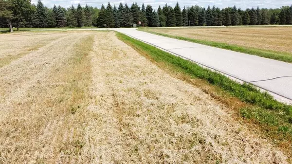 Summit, WI 53066,39435 CEDAR LANE