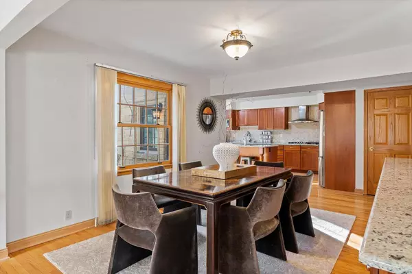 Whitefish Bay, WI 53217,5011 N Palisades ROAD