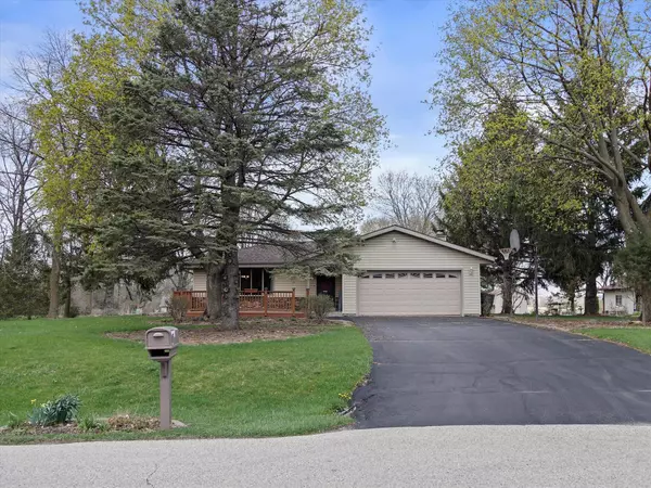 209 Karin DRIVE, North Prairie, WI 53153