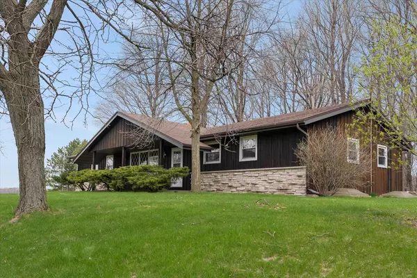 N8515 Rhine Forest LANE, Elkhart Lake, WI 53020