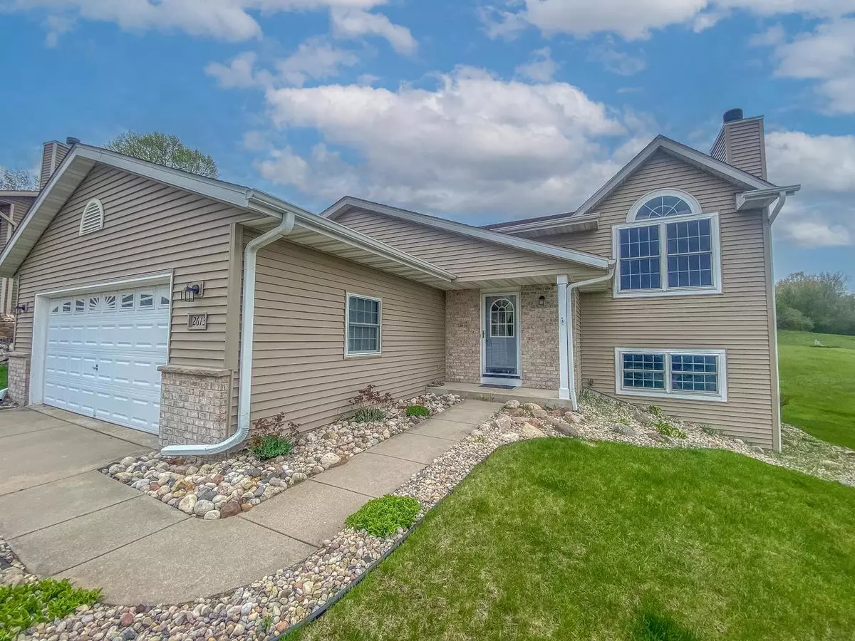 West Bend, WI 53090,2613 Great Forest DRIVE
