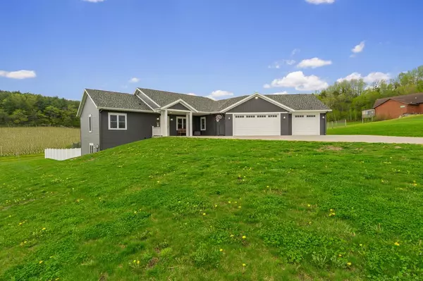 W19801 Bluestem LANE, Galesville, WI 54630