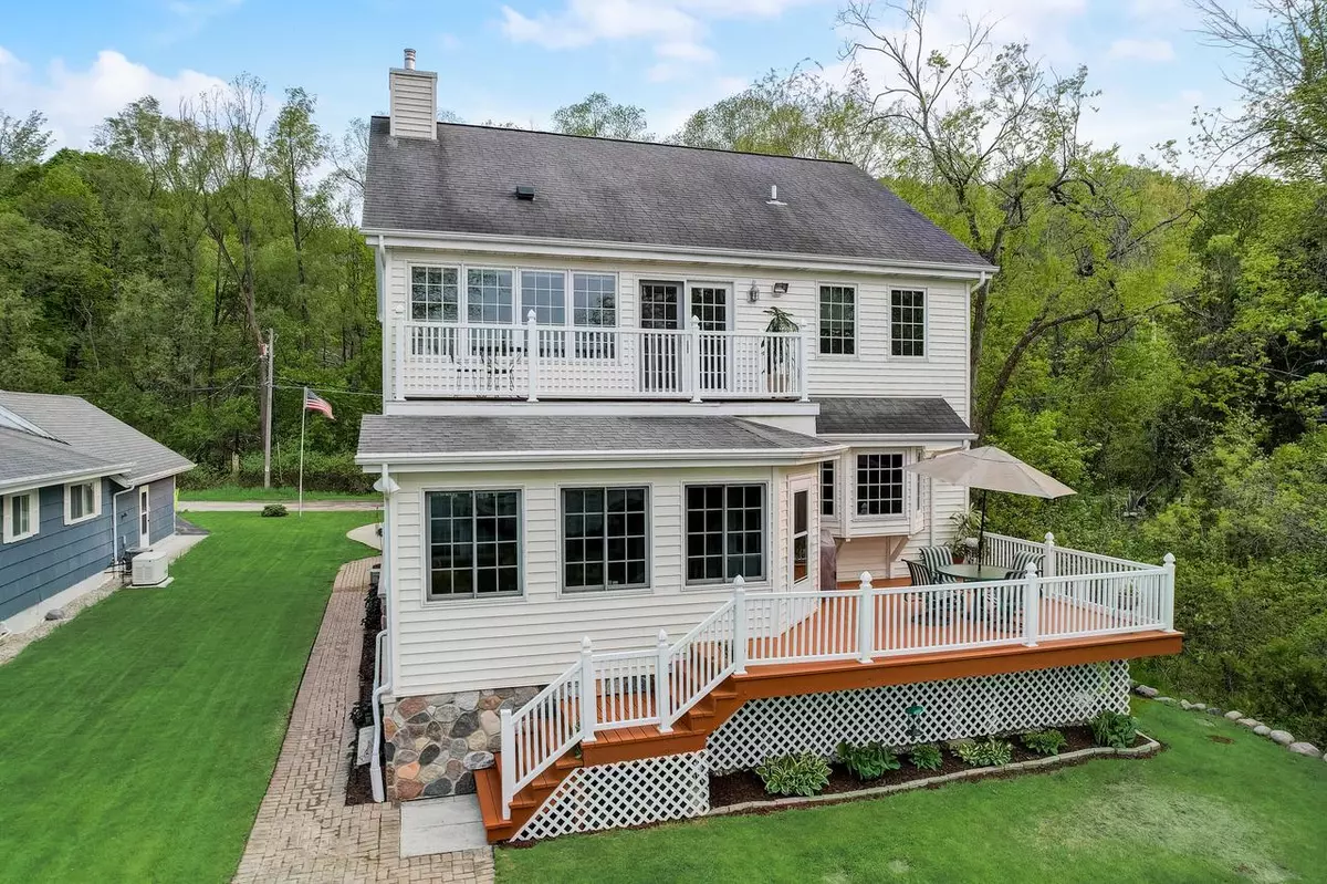 Hubertus, WI 53033,1512 E Friess Lake DRIVE