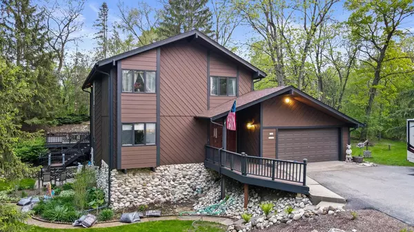 Eagle, WI 53119,W349S10140 Bittersweet COURT