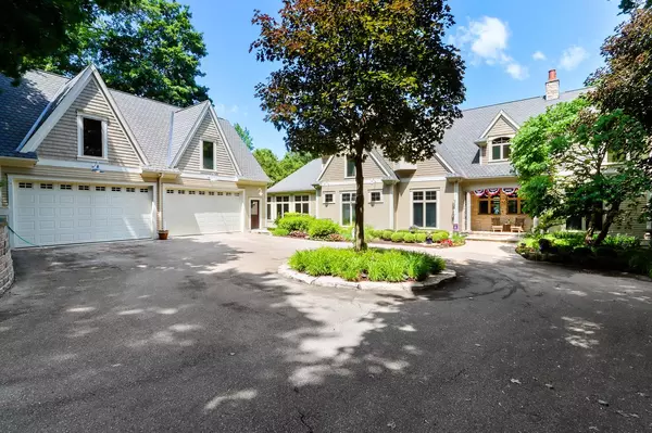 Delavan, WI 53115,3319 South Shore DRIVE