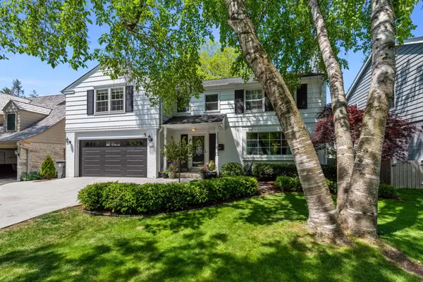 6027 N Berkeley BOULEVARD, Whitefish Bay, WI 53217