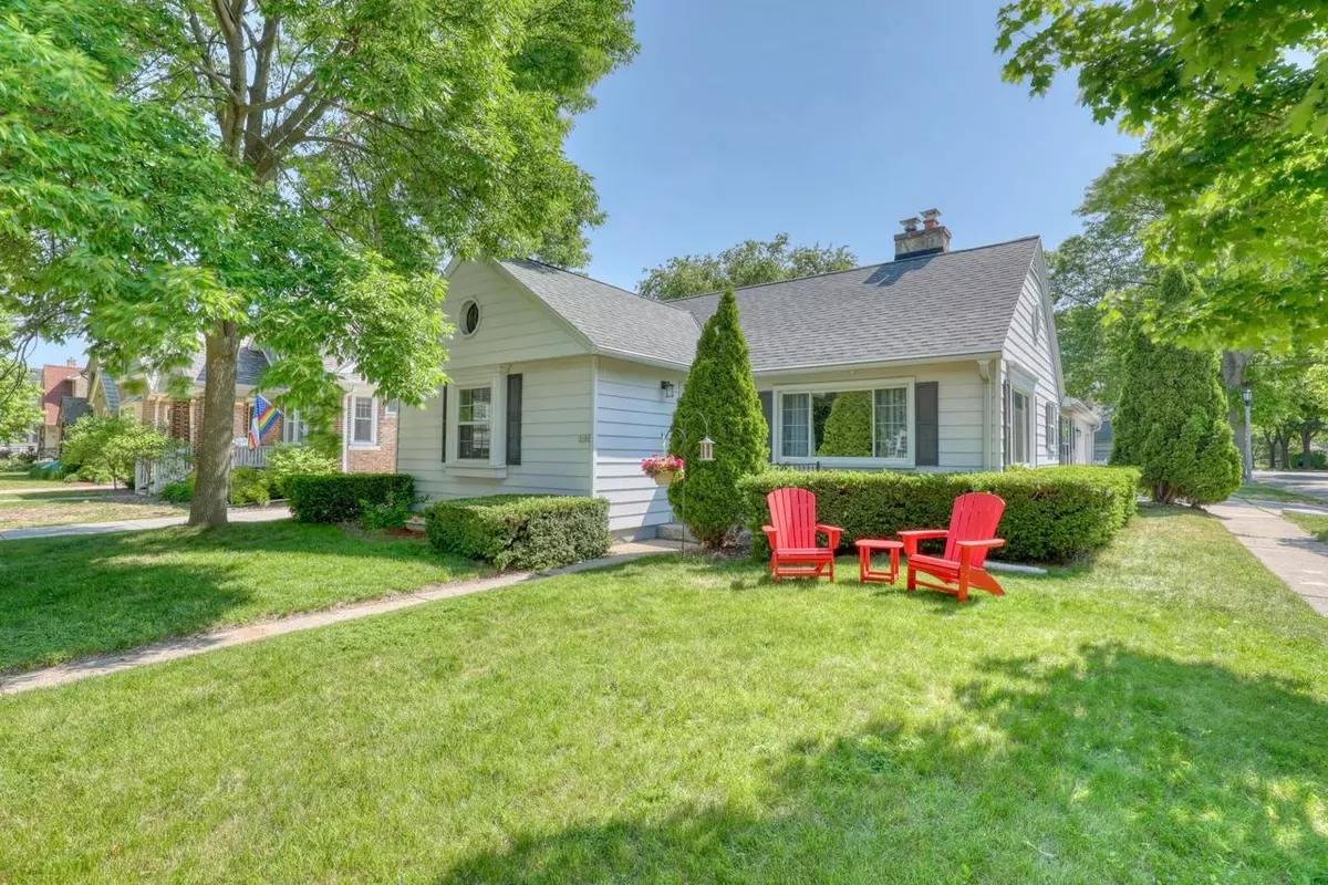 Whitefish Bay, WI 53217,5100 N Idlewild AVENUE