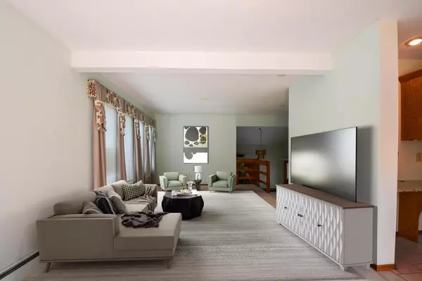 Summit, WI 53066,3354 Silver Circle DRIVE