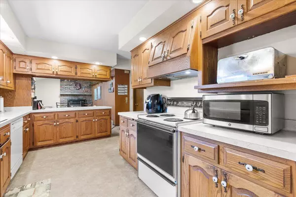 Muskego, WI 53150,S67W12976 Larkspur ROAD