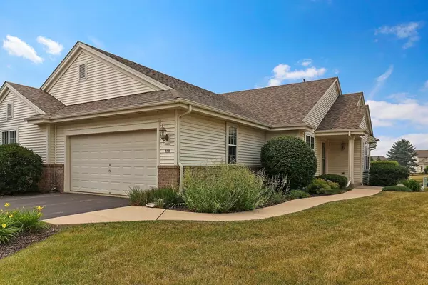 860 N Sandy LANE, Elkhorn, WI 53121