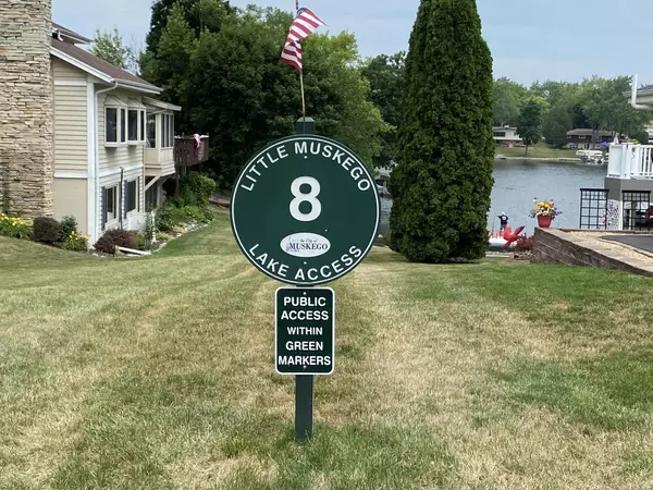 Muskego, WI 53150,S74W17405 Lake DRIVE
