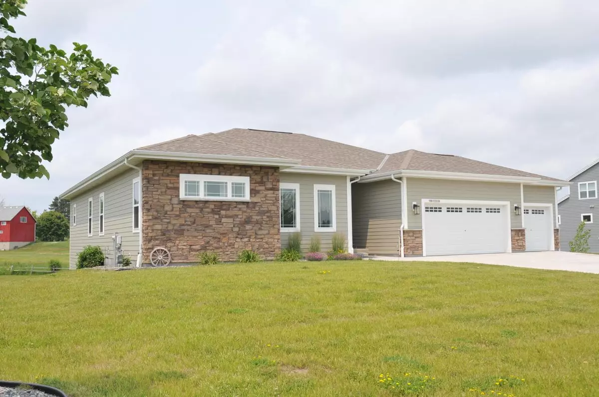 Muskego, WI 53150,S88W18108 Edgewater Heights WAY
