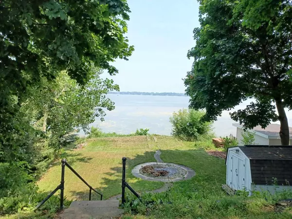 Kansasville, WI 53139,2415 Lakeshore DRIVE