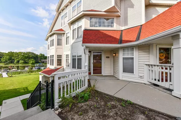 Delavan, WI 53115,2171 Landings LANE