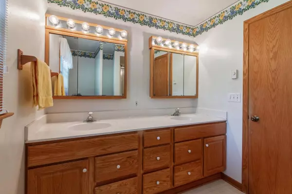 Delavan, WI 53115,333 W Wisconsin STREET