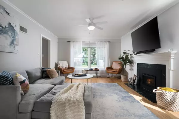 Whitefish Bay, WI 53217,4901 N Idlewild AVENUE