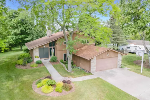 N4270 Van Treeck TRAIL, Sheboygan Falls, WI 53085