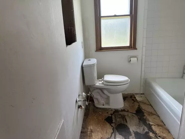 Milwaukee, WI 53223,6719 N 80th STREET