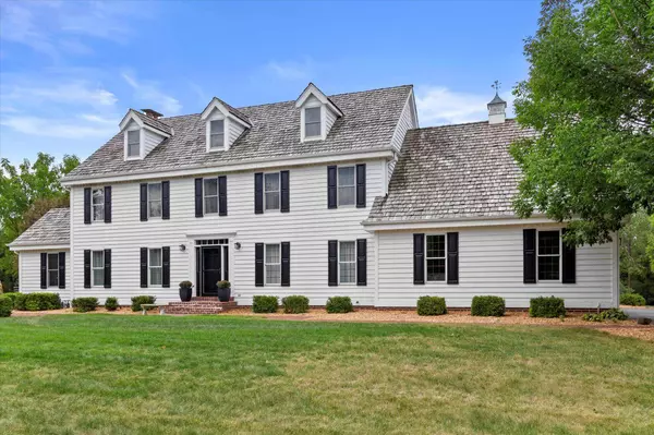 S27W35327 High Prairie COURT,  Oconomowoc,  WI 53066