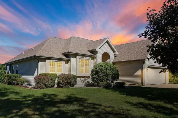 4002 200th AVENUE, Bristol, WI 53104