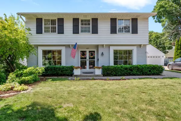1421 E Henry Clay STREET, Whitefish Bay, WI 53217