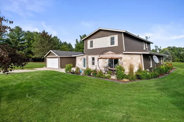 W347 Pine DRIVE, Palmyra, WI 53156