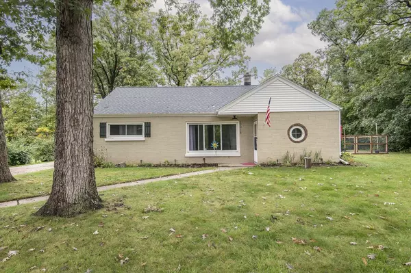 12916 W Honey LANE, New Berlin, WI 53151