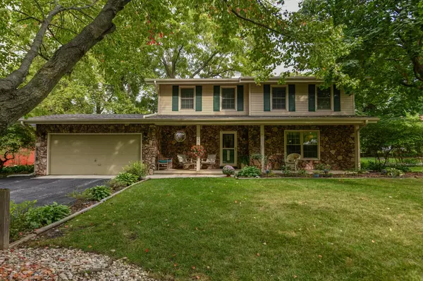 347 Estate LANE, Delavan, WI 53115