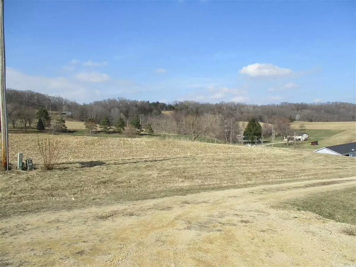 Wauzeka, WI 53826,106 tower ln