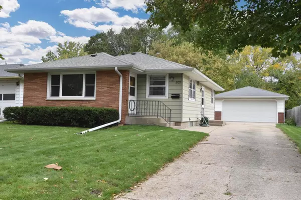 802 Carrington AVENUE, South Milwaukee, WI 53172