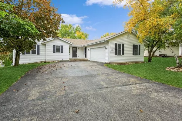 611 Holland AVENUE, Delavan, WI 53115