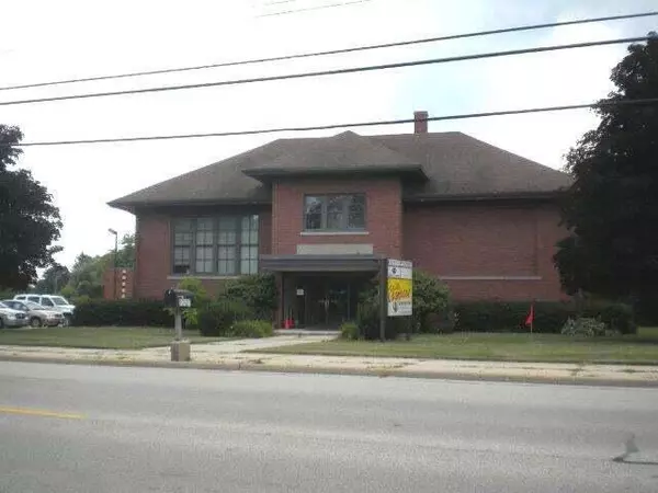 10127 Northwestern AVENUE, Franksville, WI 53126