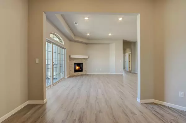 Waukesha, WI 53189,2848 Fox Lake CIRCLE #10/201