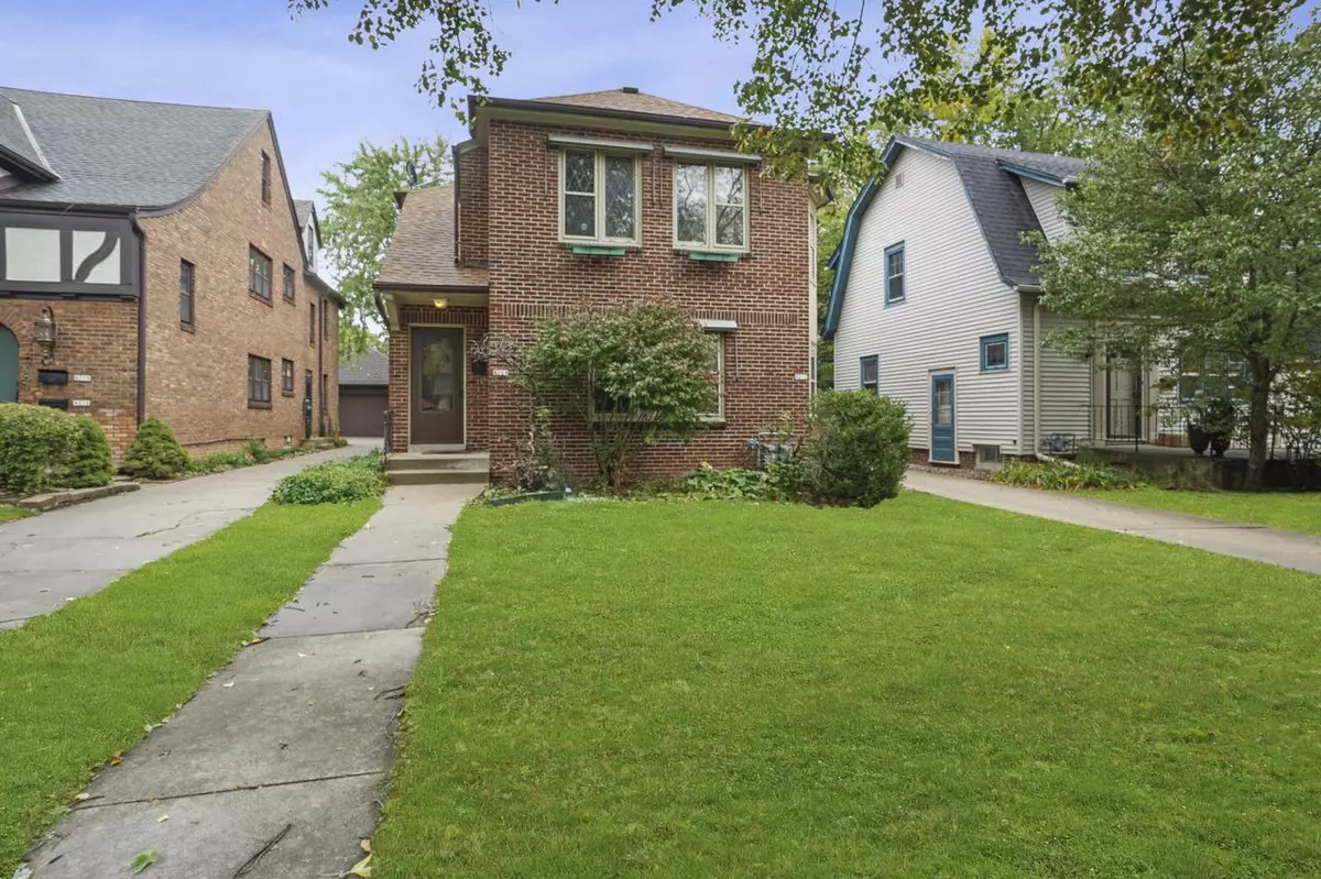 Shorewood, WI 53211,4212 N Farwell AVENUE #4214