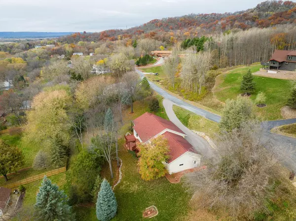 Onalaska, WI 54650,w6427 Birchview DRIVE