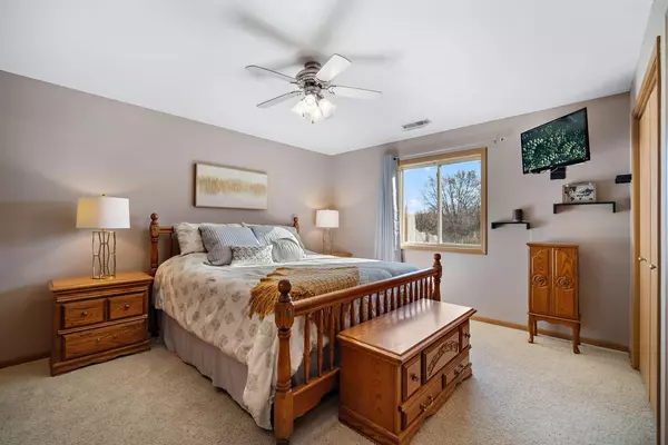 Kewaskum, WI 53040,967 Roseland DRIVE #4