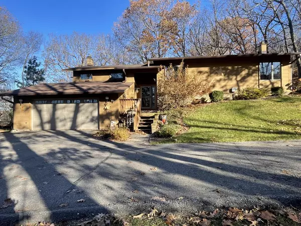 5752 Fox Chase DRIVE, Hokah, MN 55941