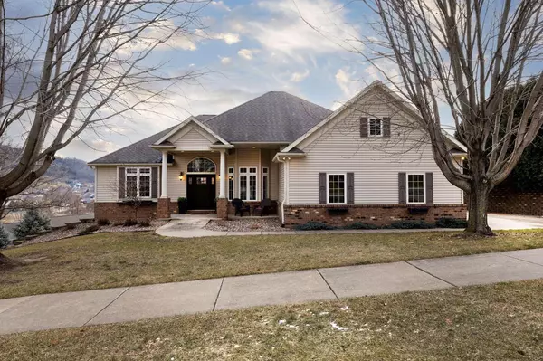 1874 Wood Run PLACE, Onalaska, WI 54650