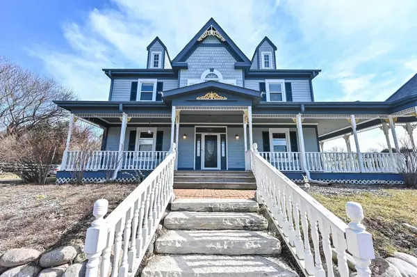 River Hills, WI 53217,8940 N Upper River ROAD