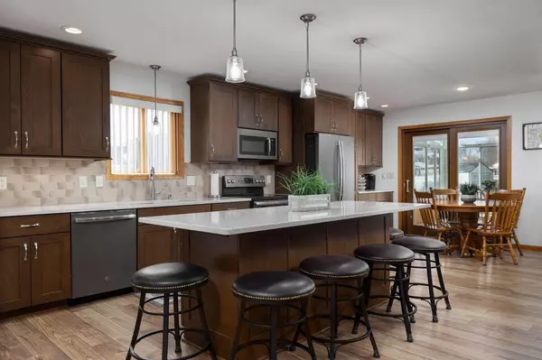 Onalaska, WI 54650,1527 Cliffview AVENUE