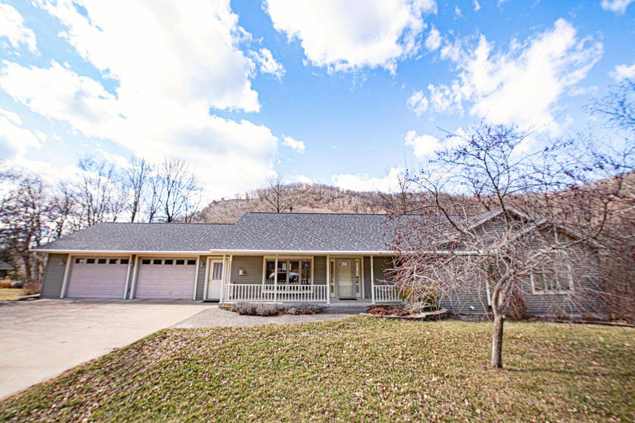 W574 Castlerock LANE, Fountain City, WI 54629
