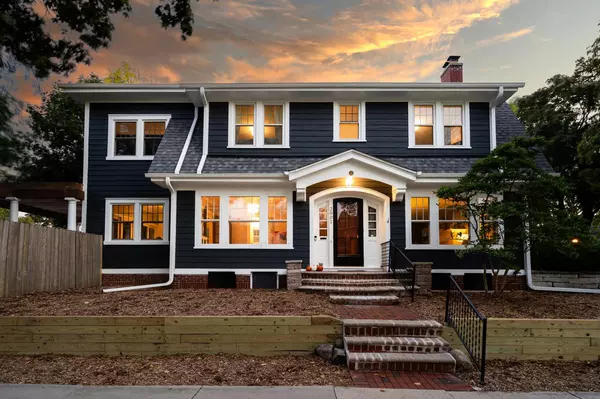 2001 E Kensington BOULEVARD, Shorewood, WI 53211