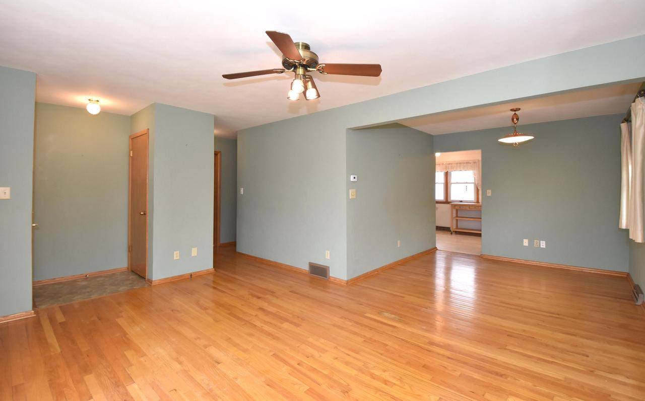 Racine, WI 53405,2812 Orchard STREET
