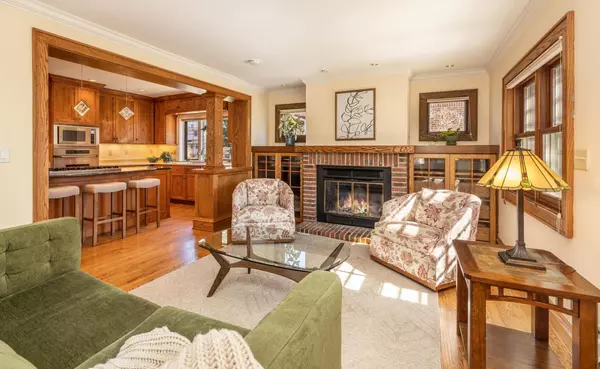 Shorewood, WI 53211,1623 E Lake Bluff BOULEVARD