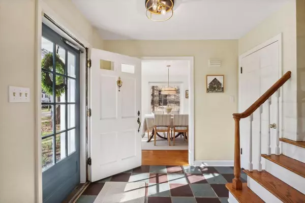 Whitefish Bay, WI 53217,5326 N Diversey BOULEVARD