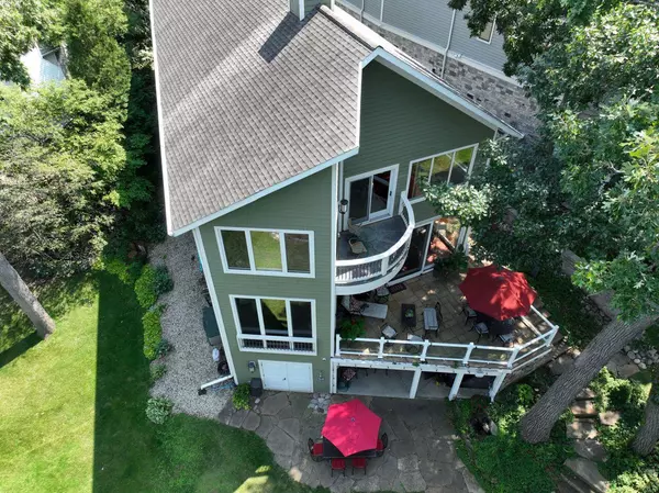 Delavan, WI 53115,1811 South Shore DRIVE