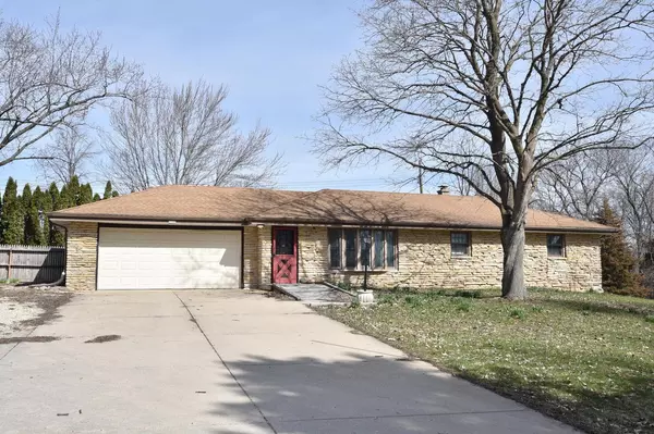 1240 Woodview DRIVE, Hubertus, WI 53033