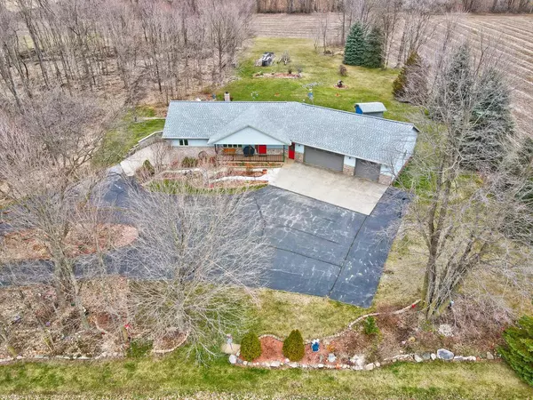 W9066 Glen ROAD, Glenbeulah, WI 53023