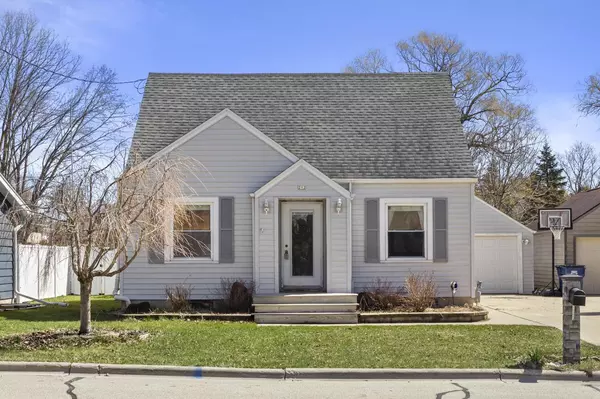 212 N Milwaukee STREET, Fredonia, WI 53021